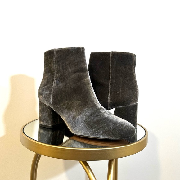 Velvet Boots - Picture 4 of 6